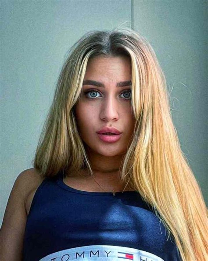 Hannah Warling Height, Weight, Net Worth, Age, Birthday, Wikipedia, Who, Nationality, Biography