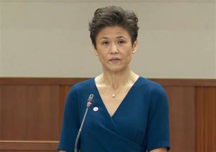 
Is Poh Li San Married? Family Details About The Singaporean Politician 
