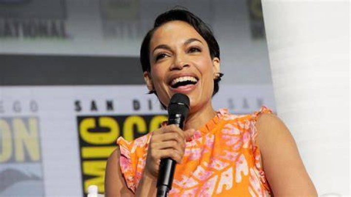 Rosario Dawson Says ‘I Love You’ To Nnamdi Okafor Following Cory Booker Split