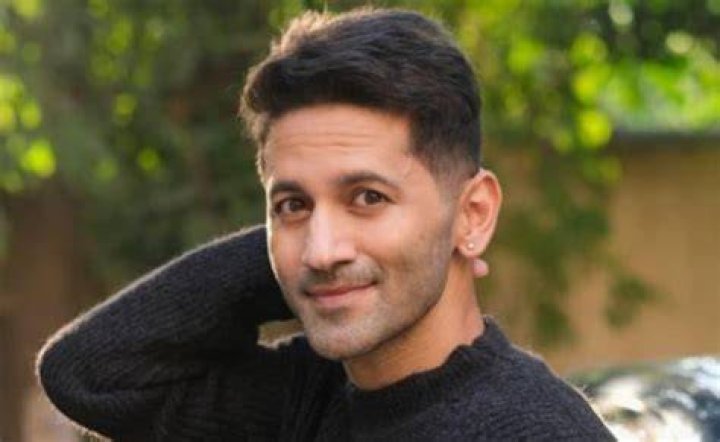 
Vibhu Raghave Height, Weight, Net Worth, Age, Birthday, Wikipedia, Who, Nationality, Biography 