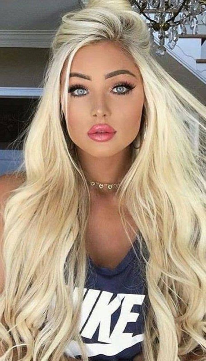 
Victoria Rozmajzl Height, Weight, Net Worth, Age, Birthday, Wikipedia, Who, Nationality, Biography 